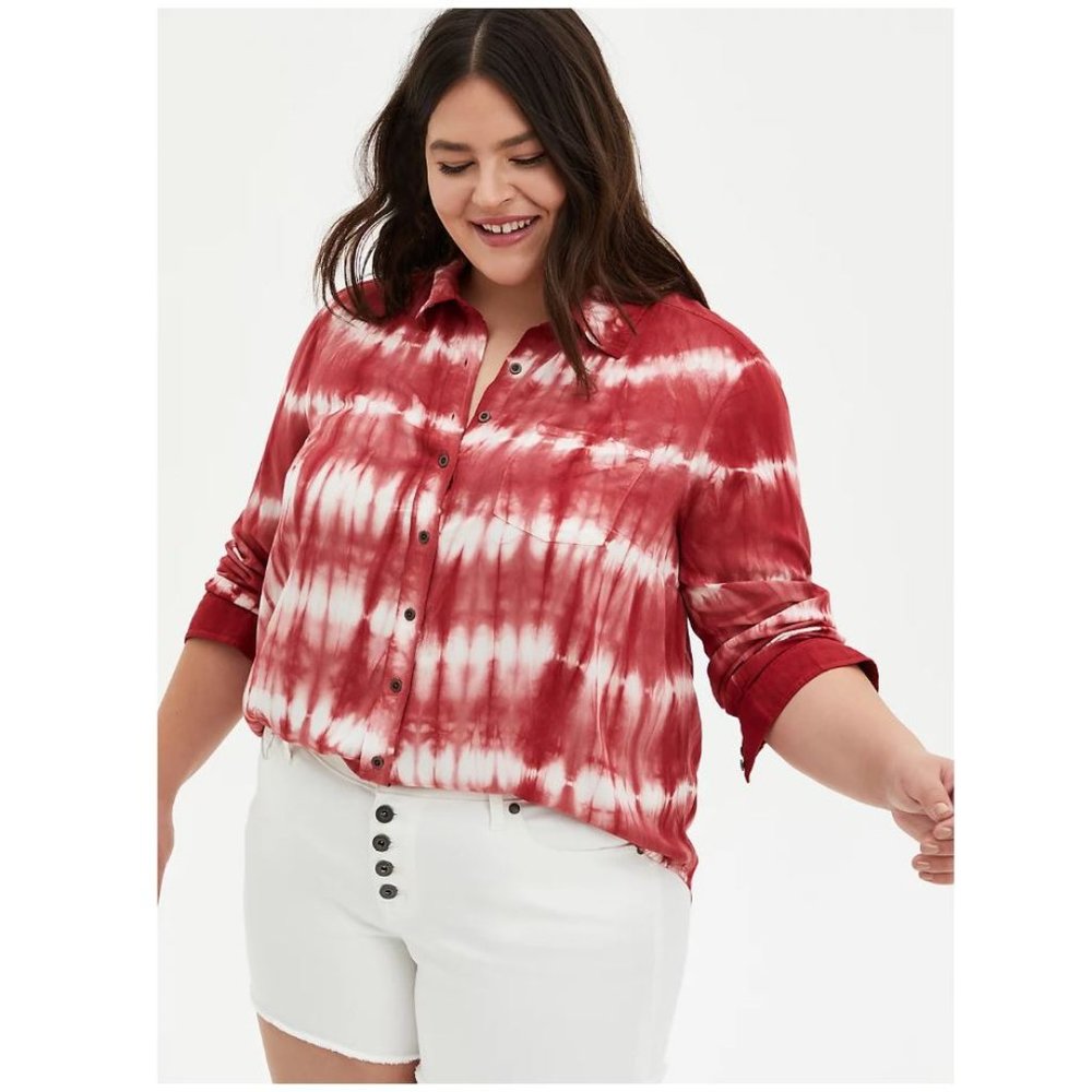 Torrid Size 3X (22-24) Red Tie-Dye Twill Button-Up Shirt